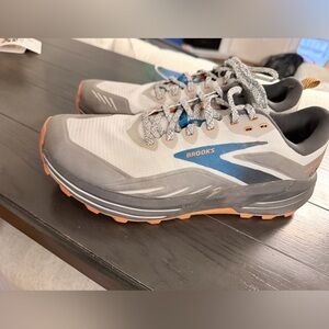 Brooks Men's Arcadia Trail Shoes sz 11